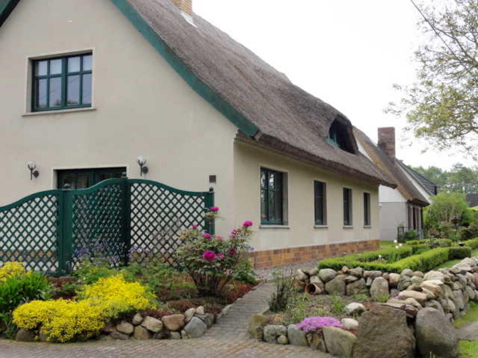 Reetdachhaus "Landhaus Ulrich" Lubkow Экстерьер фото